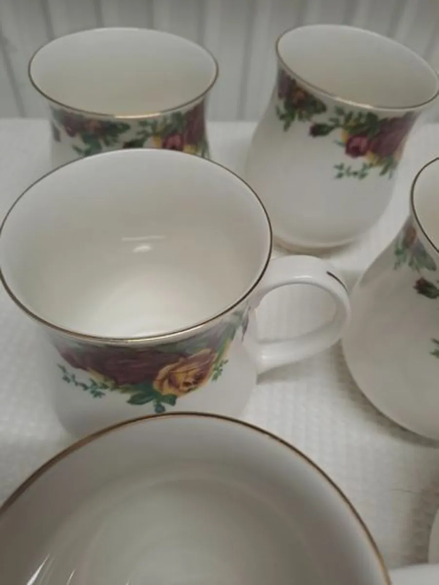6 Country Rose mugs - Image 4