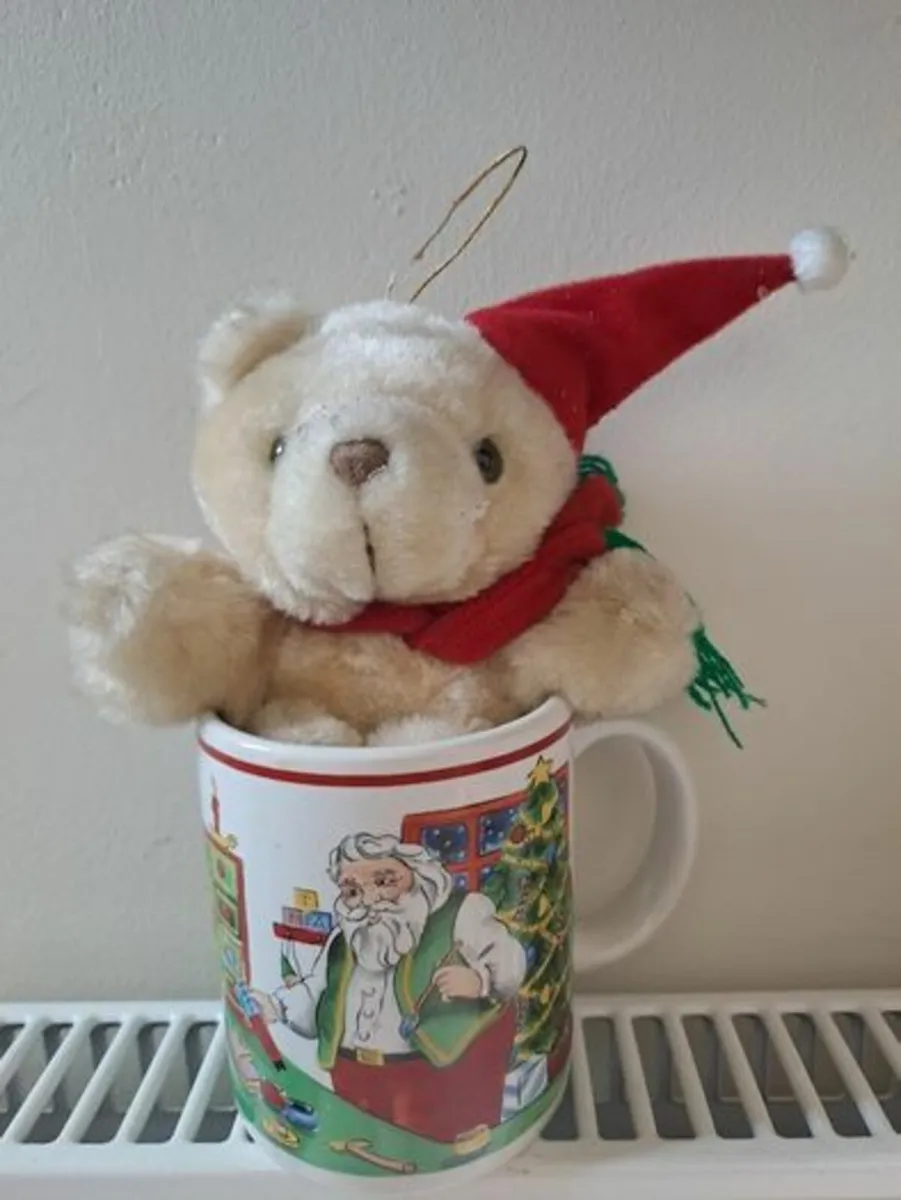 Vintage Christmas mug with bear - Image 1