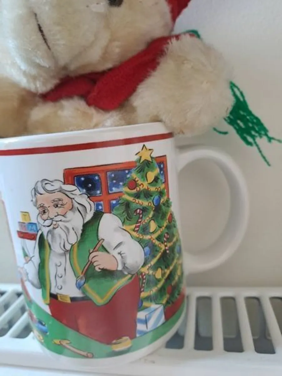 Vintage Christmas mug with bear - Image 4