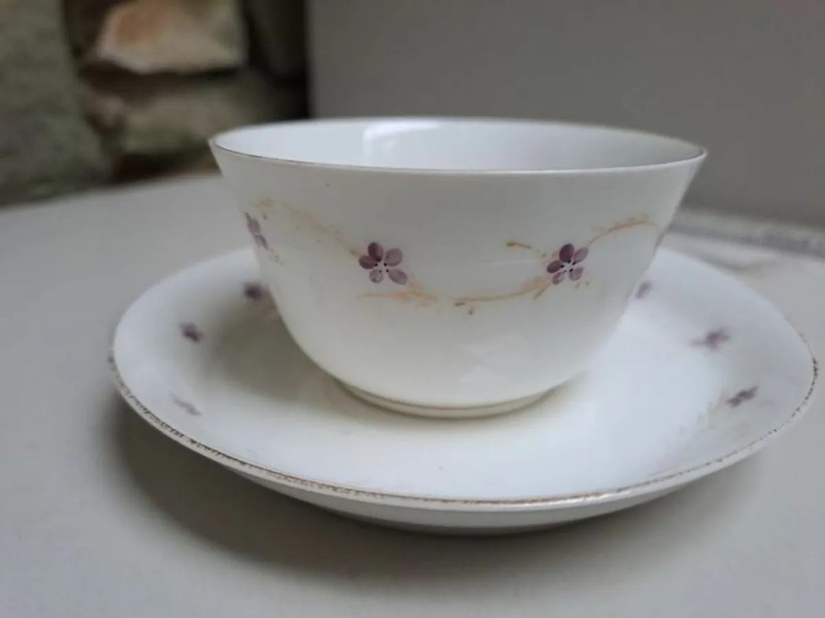 Purple flower teacup and saucer - Image 4