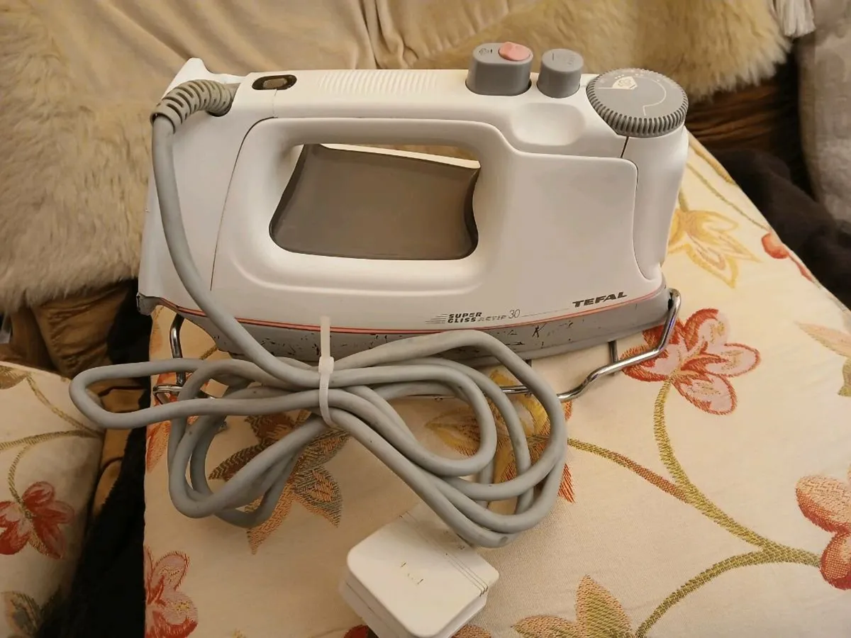 Tefal steam iron on stand. - Image 1