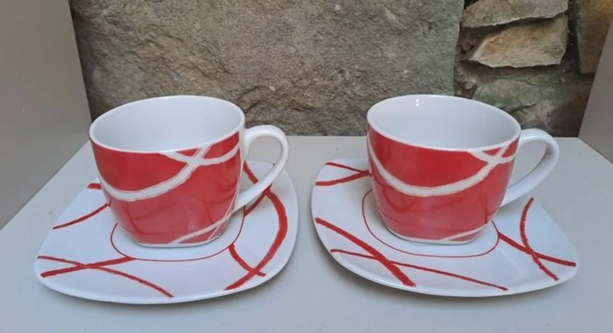 24 piece Retro tea set red and white - Image 1
