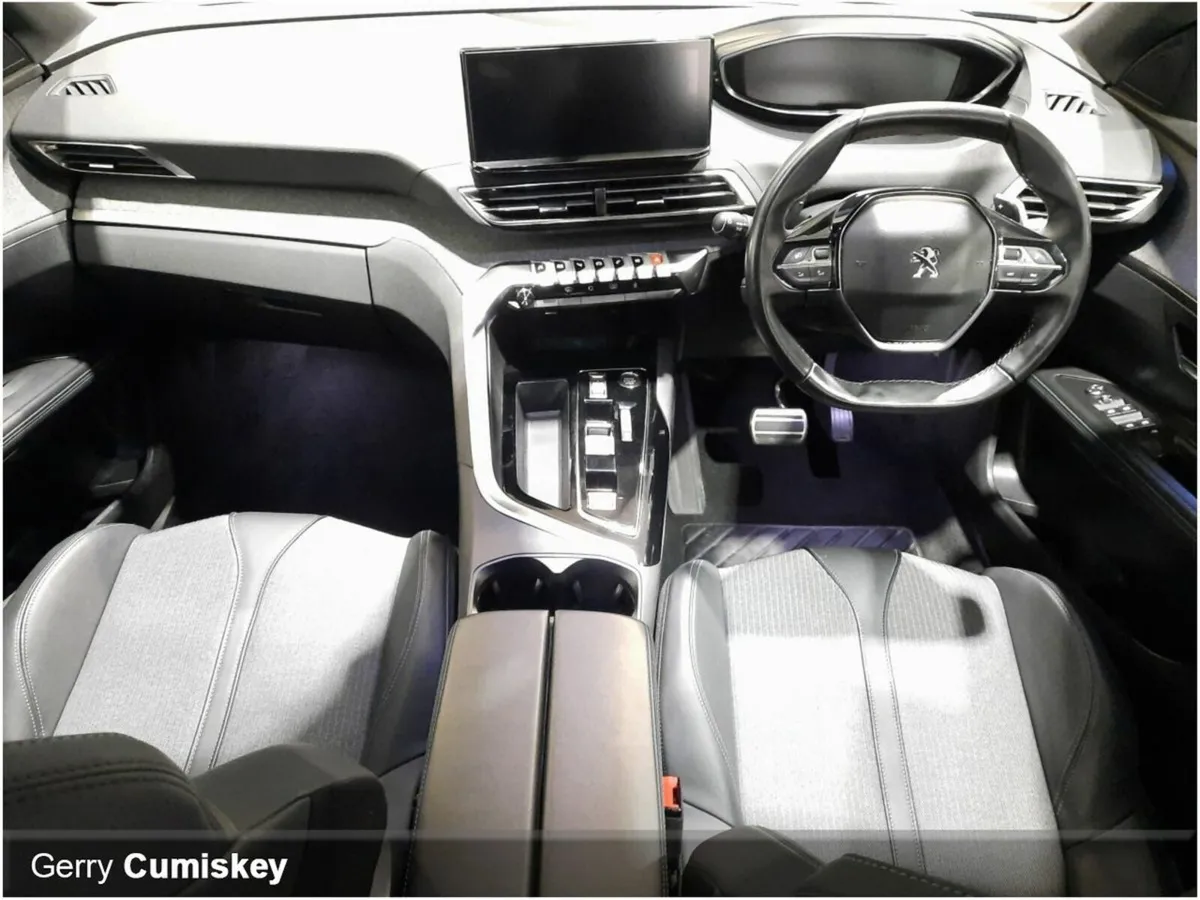 Peugeot 5008 1.5 BlueHDi 130bhp Allure Auto - Image 2