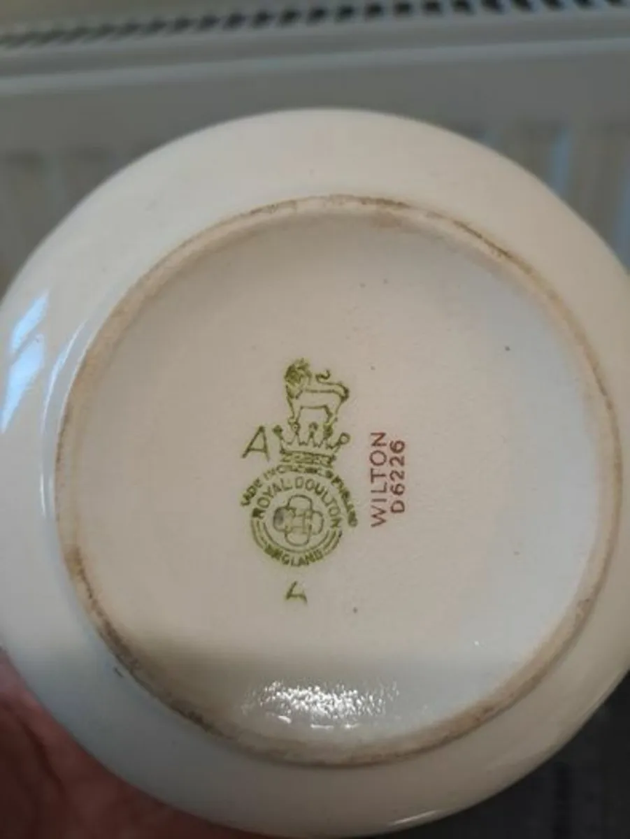 Royal Doulton Wilton pattern sugar bowl - Image 2