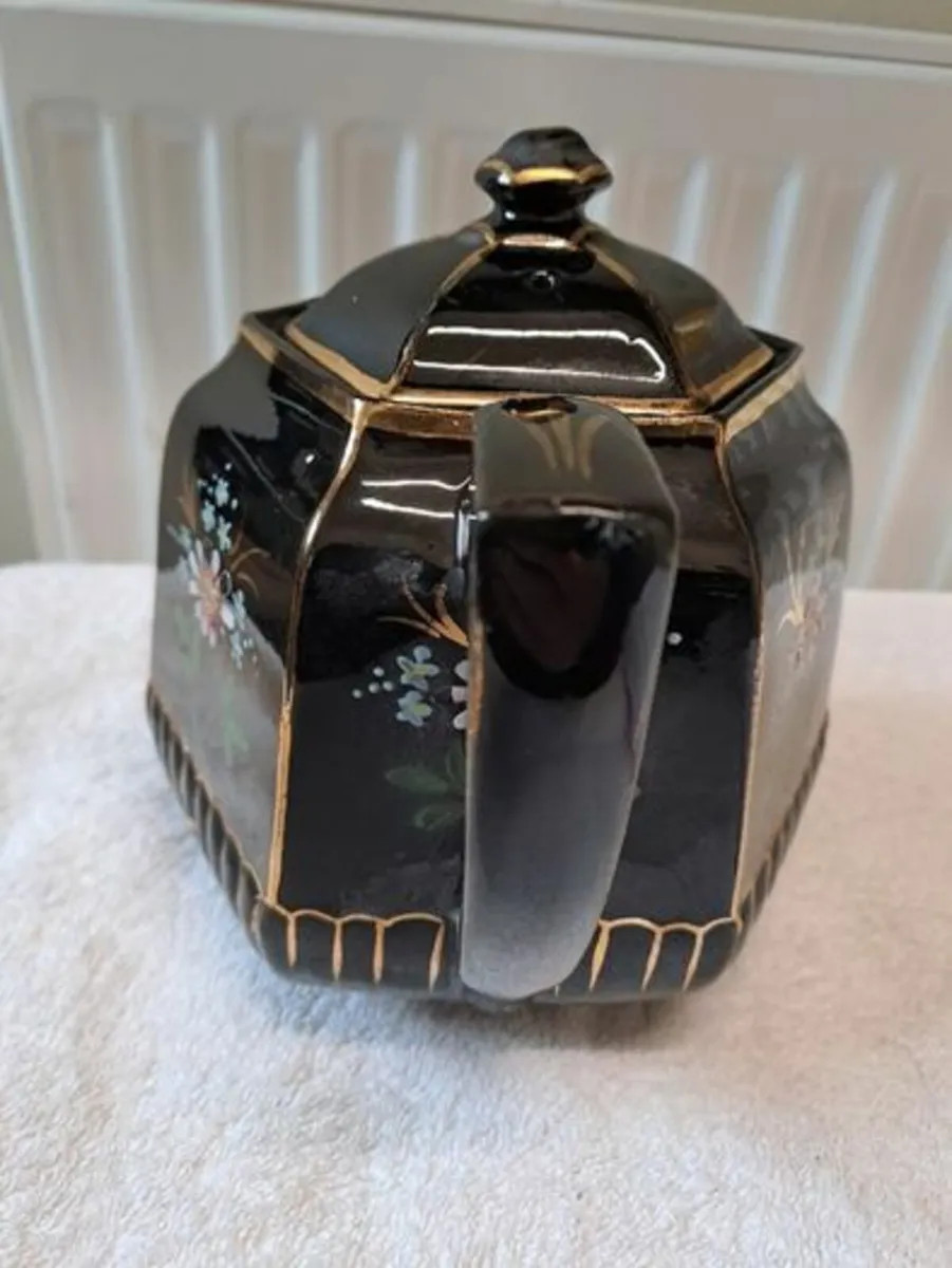 Vintage hexagon gold and black teapot - Image 4