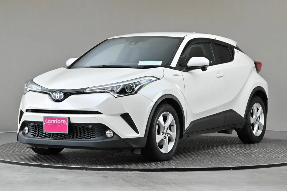 Toyota C-HR **JAN 2026 PRICING NOW** 1.8 HYBRID ** - Image 3