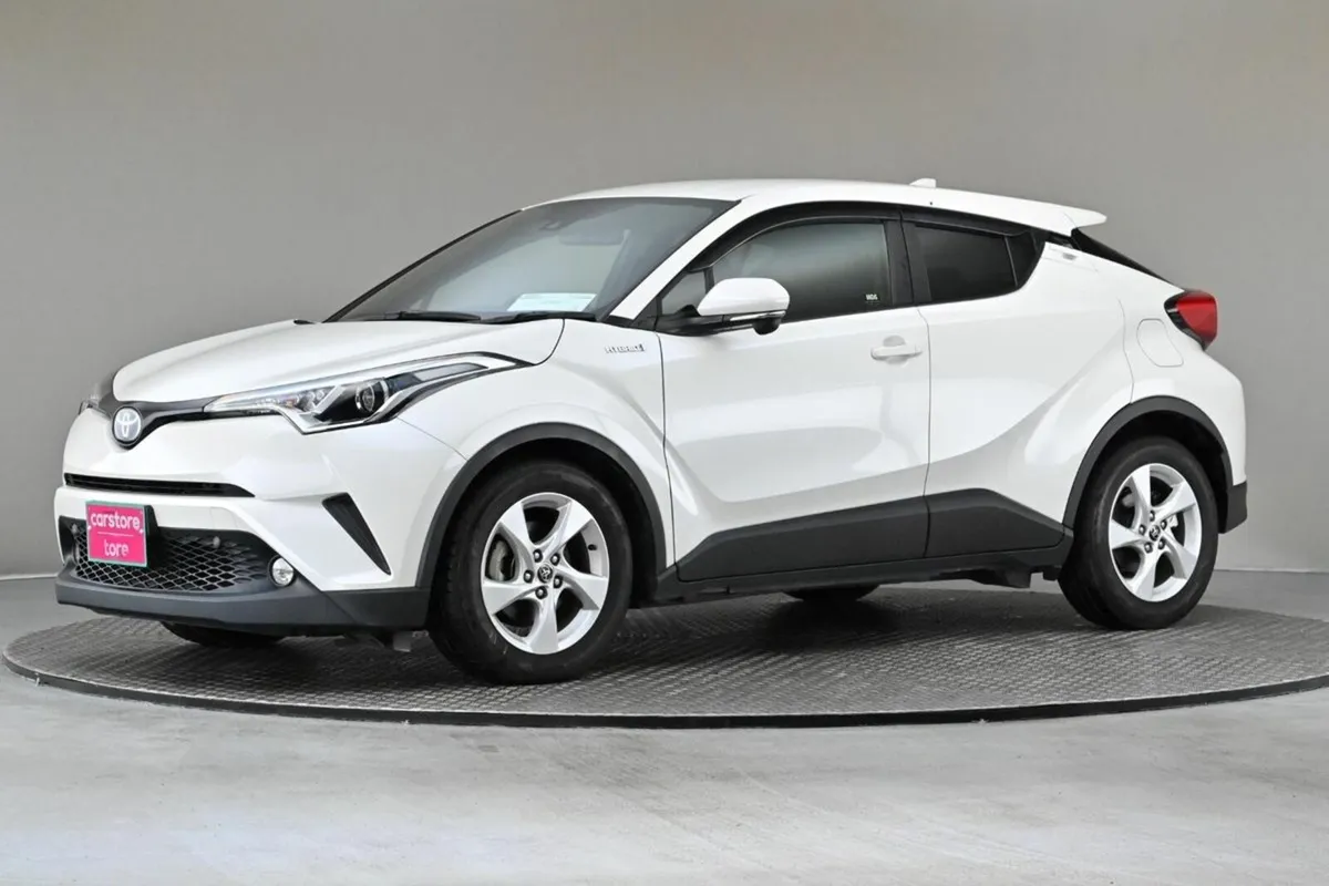 Toyota C-HR **JAN 2026 PRICING NOW** 1.8 HYBRID ** - Image 4