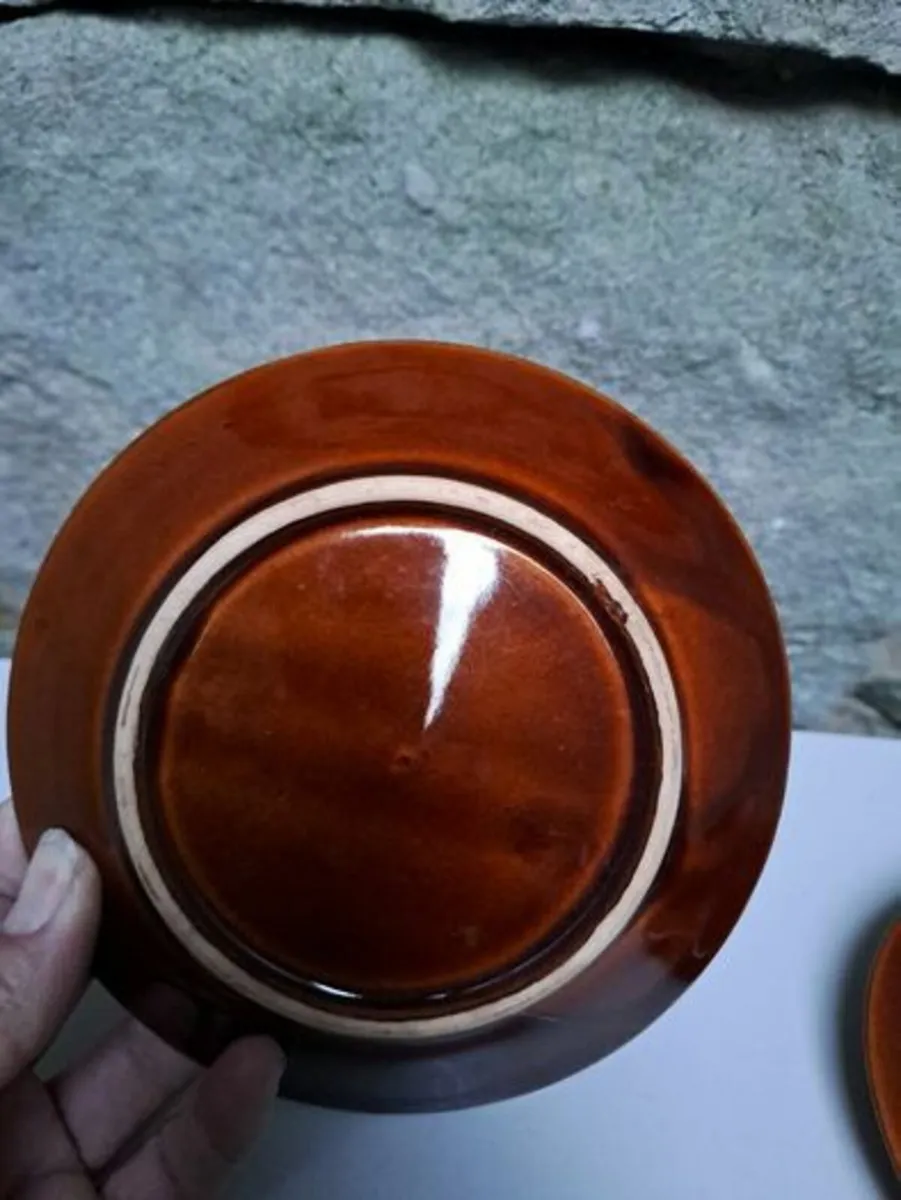 Dark and light brown cup and saucer - Image 2