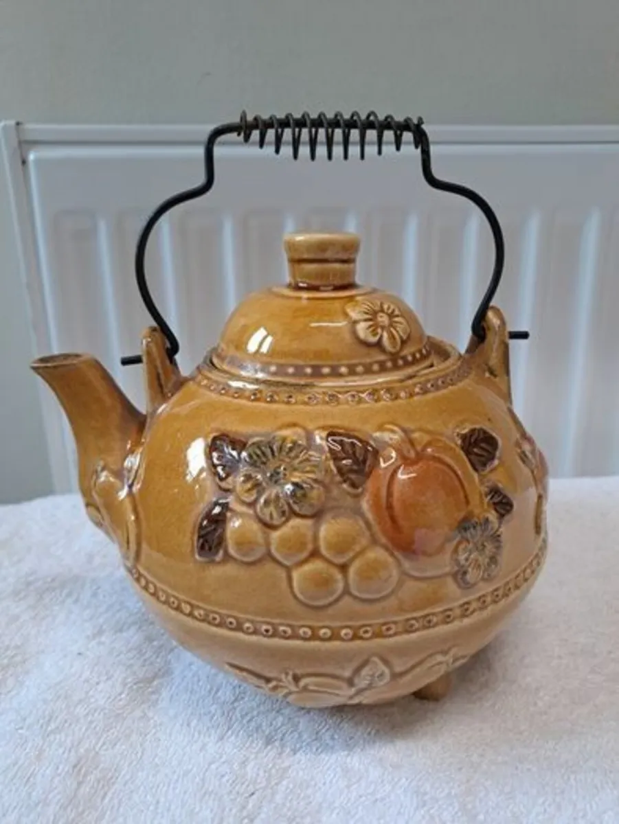 Vintage Japanese Majolica teapot - Image 1