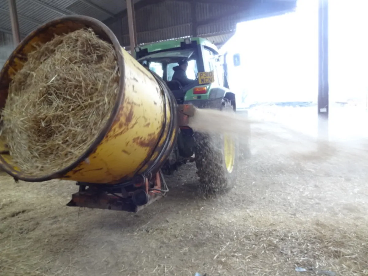 Teagle 404 Round Bale Shredder - Image 3