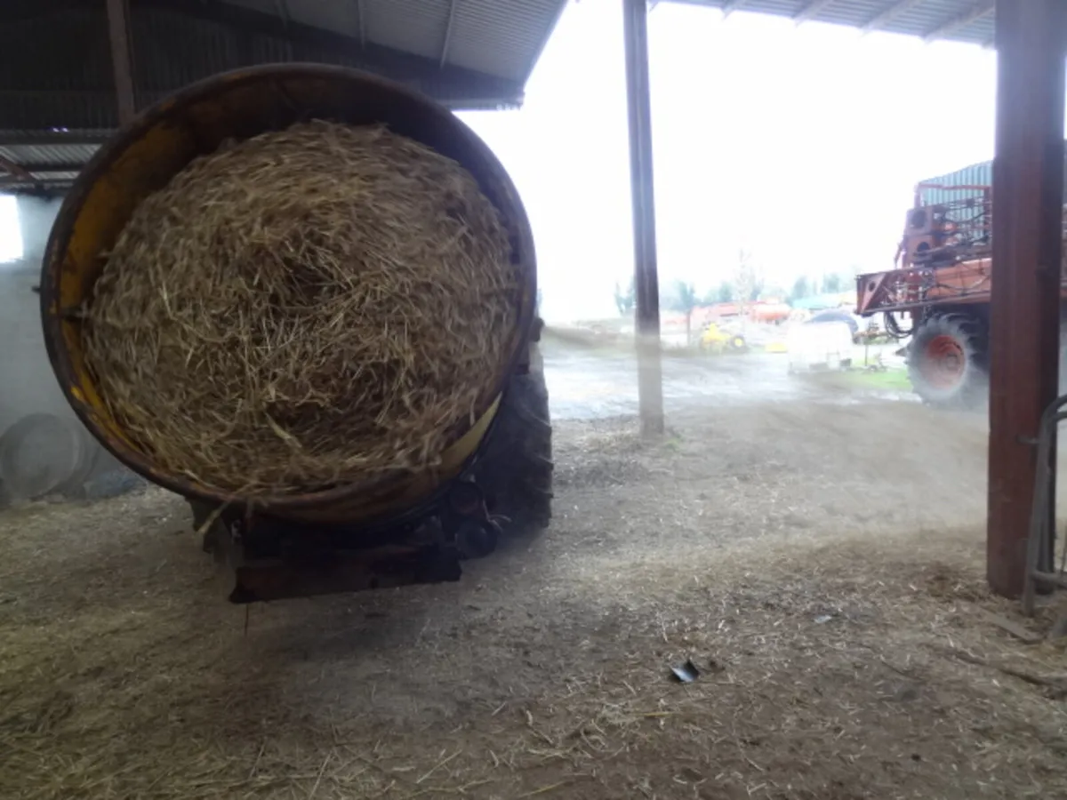 Teagle 404 Round Bale Shredder - Image 4