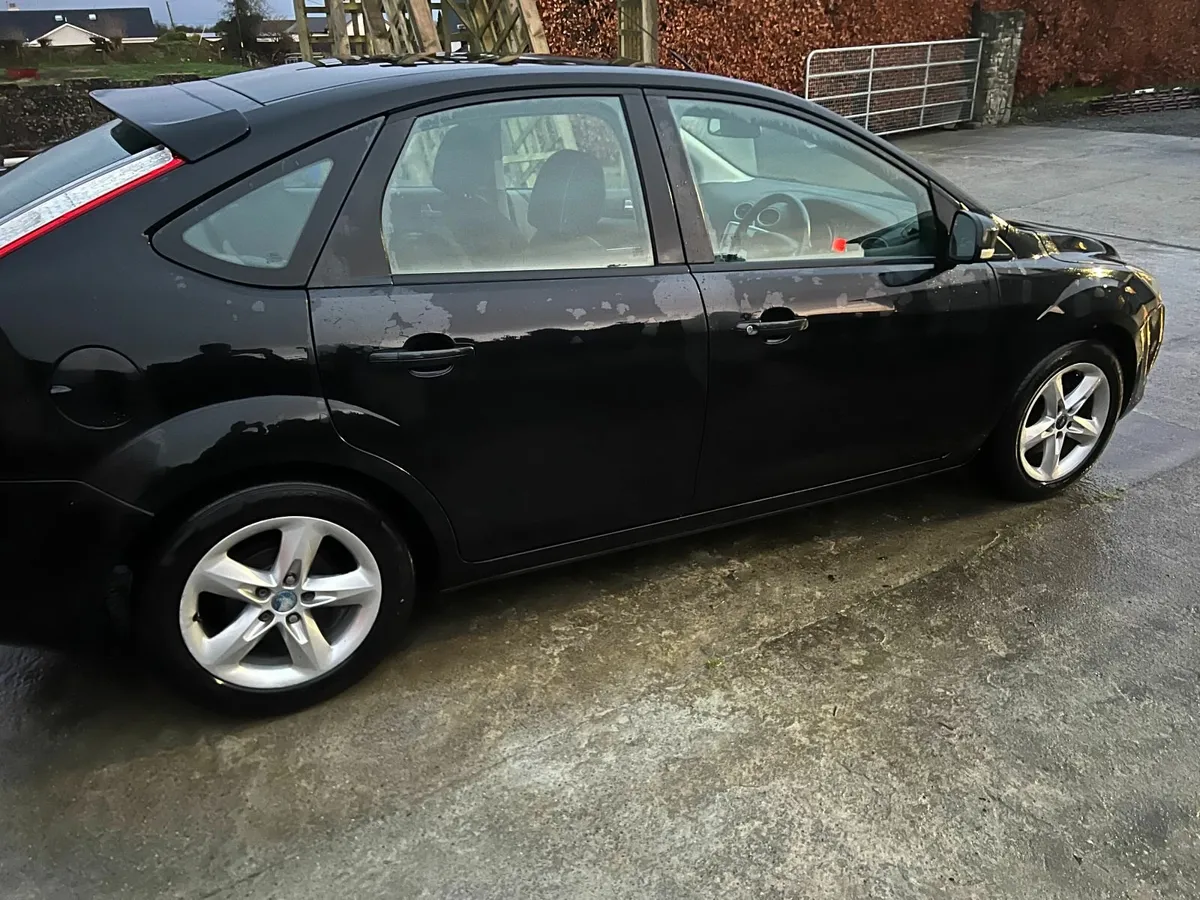 Ford Focus 2010 - Image 4