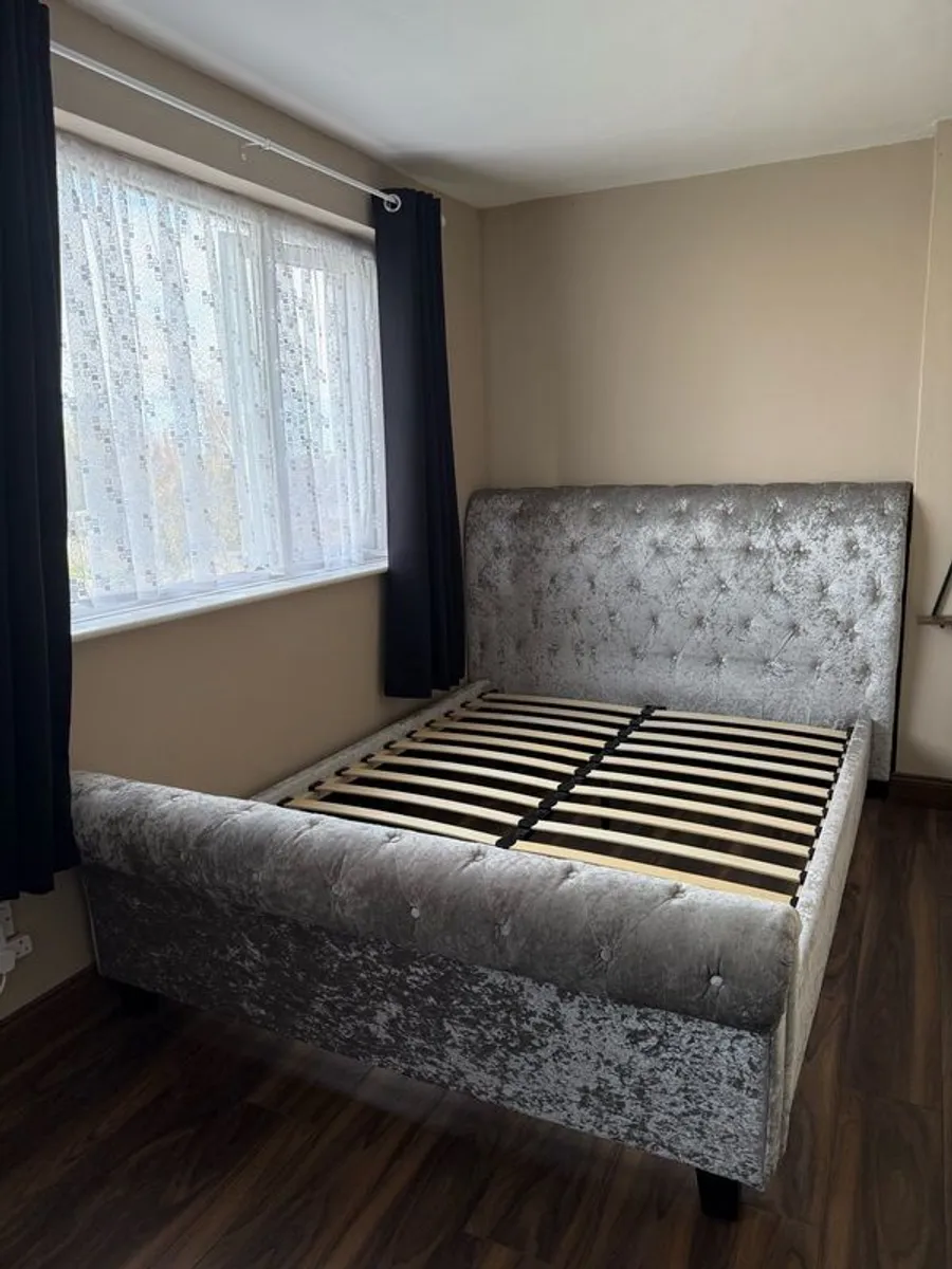 King Size Crushed Velvet Bed - Image 1