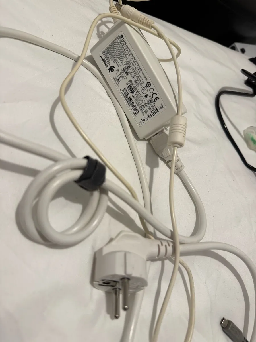 LG DA-48F19 power adapter (original, EU plug)