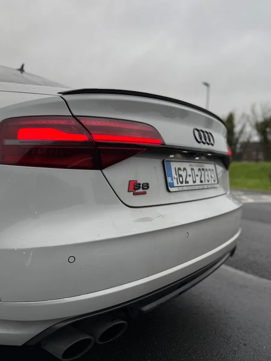 Audi S8 2016 - Image 2