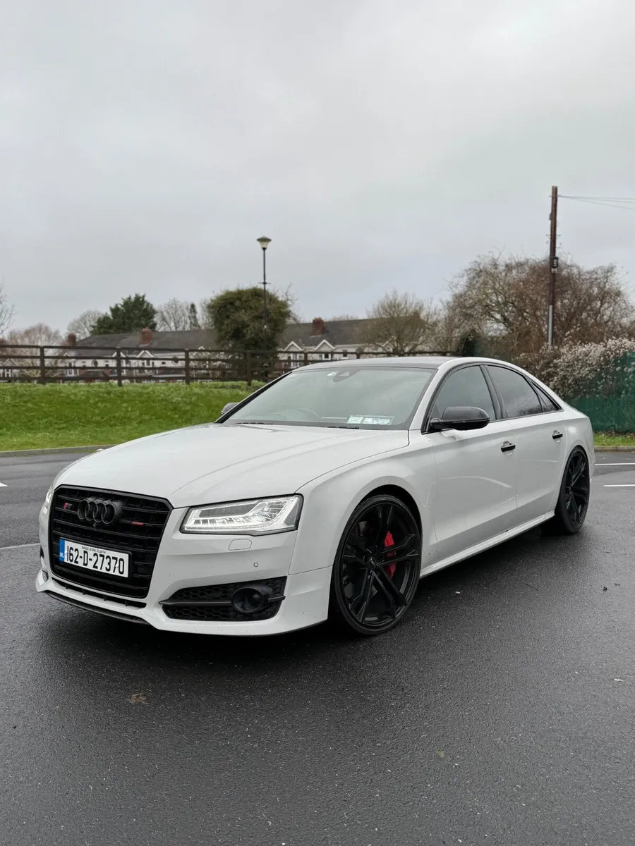 Audi S8 2016 - Image 1