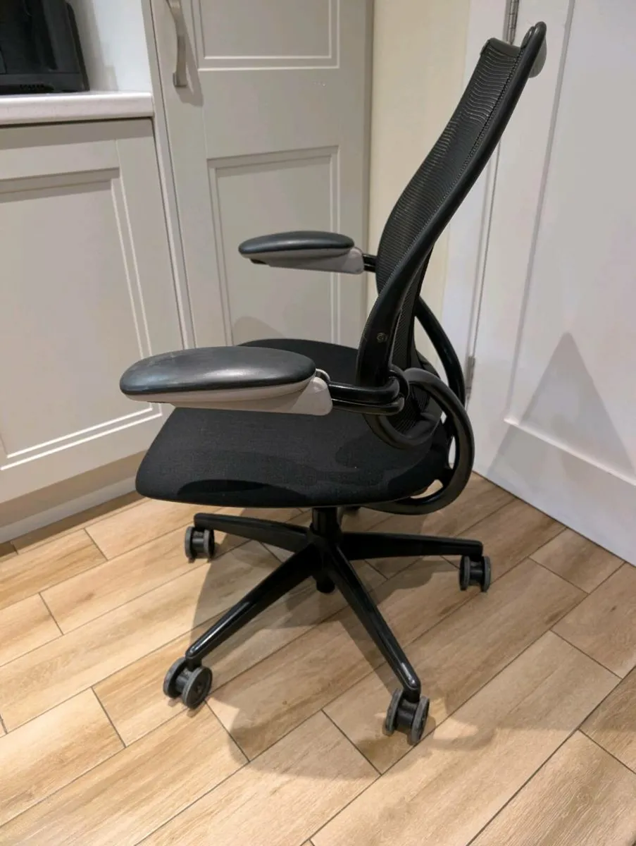 Ergonomic office chair - Image 2