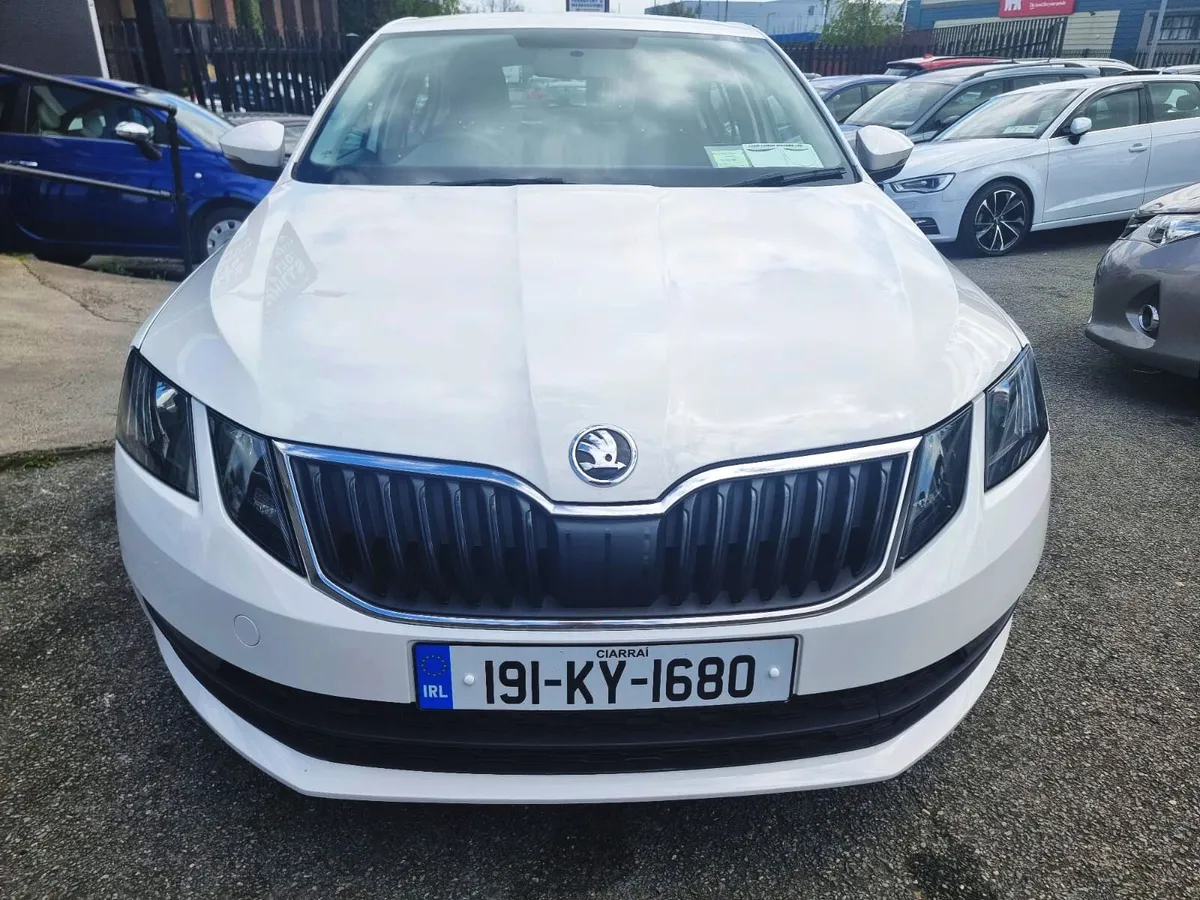 191 SKODA OCTAVIA 1.0 New NCT Warranty AS NEW CAR - Image 3