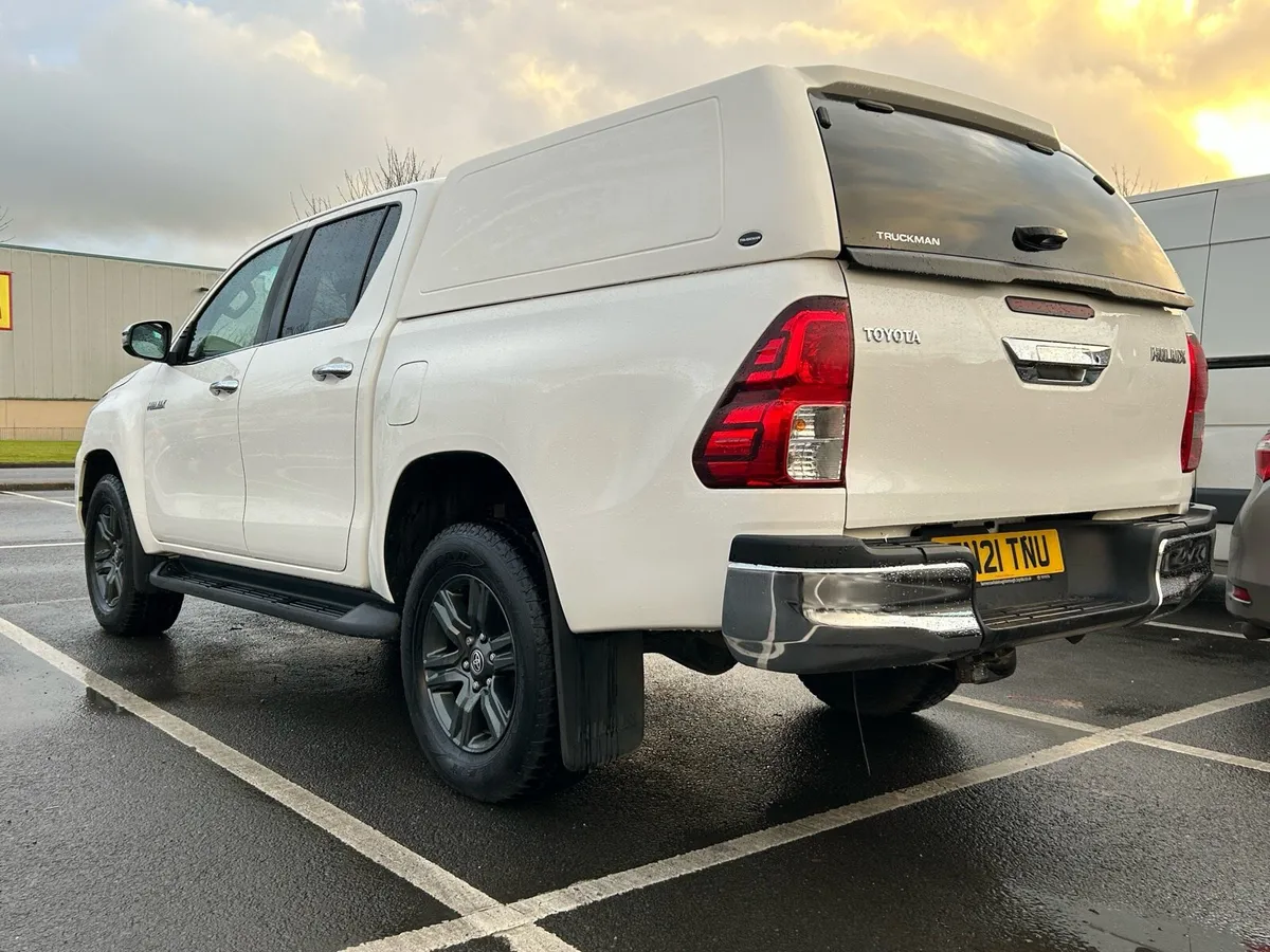 2021 Toyota Hilux 2.4 D-4D - Image 3