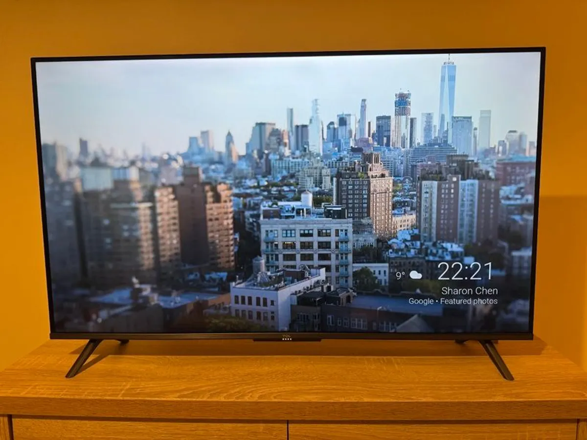 TCL 43 inch QLED Smart Android TV Excellent Condition