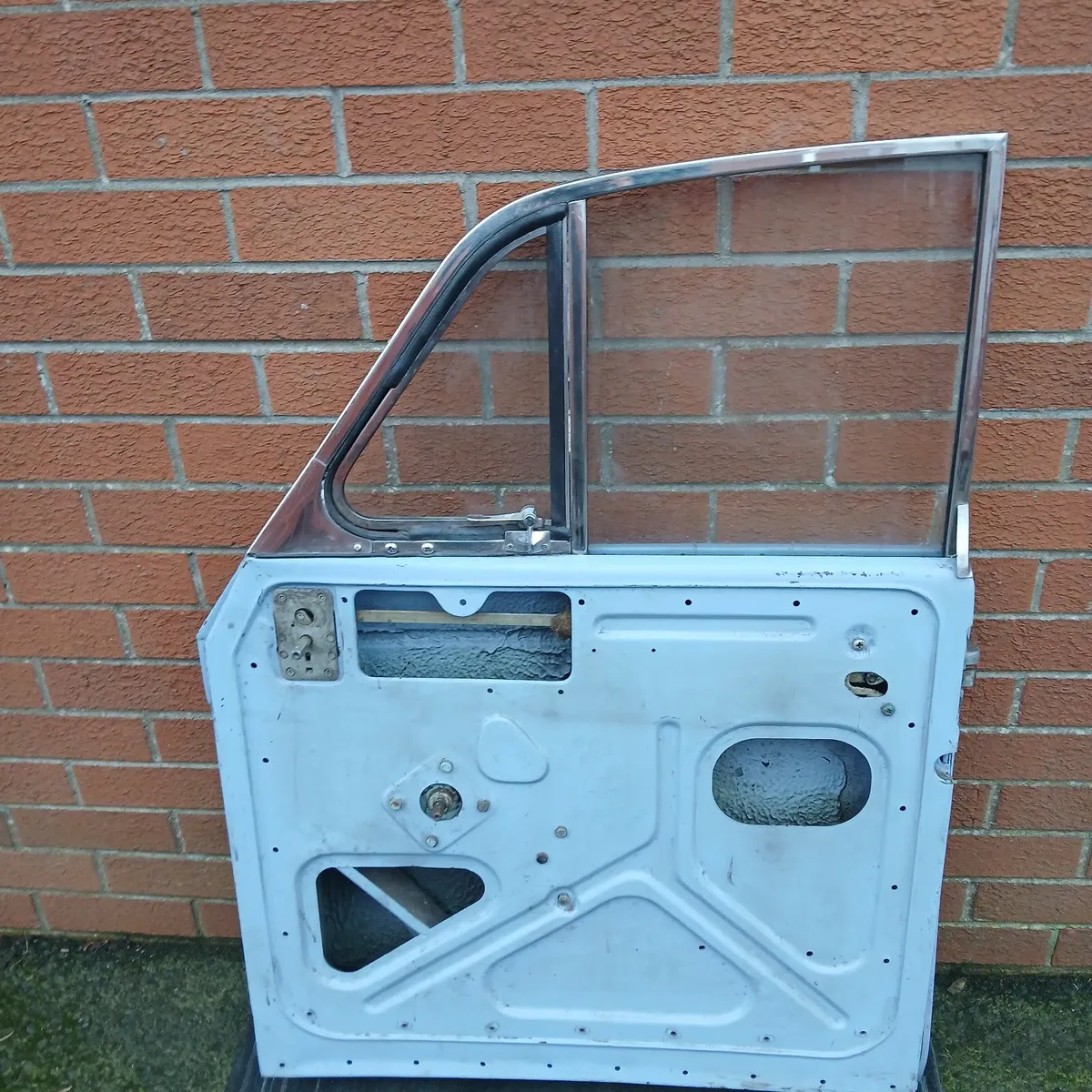 Riley Car Parts, Morris Minor Parts etc - Image 3