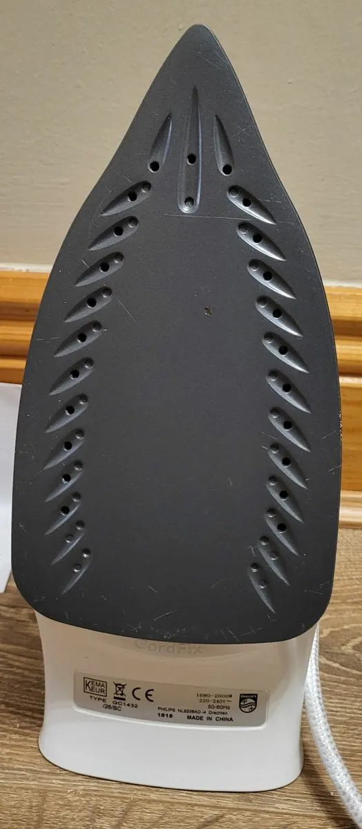 Philips iron - Used few times only - Image 2