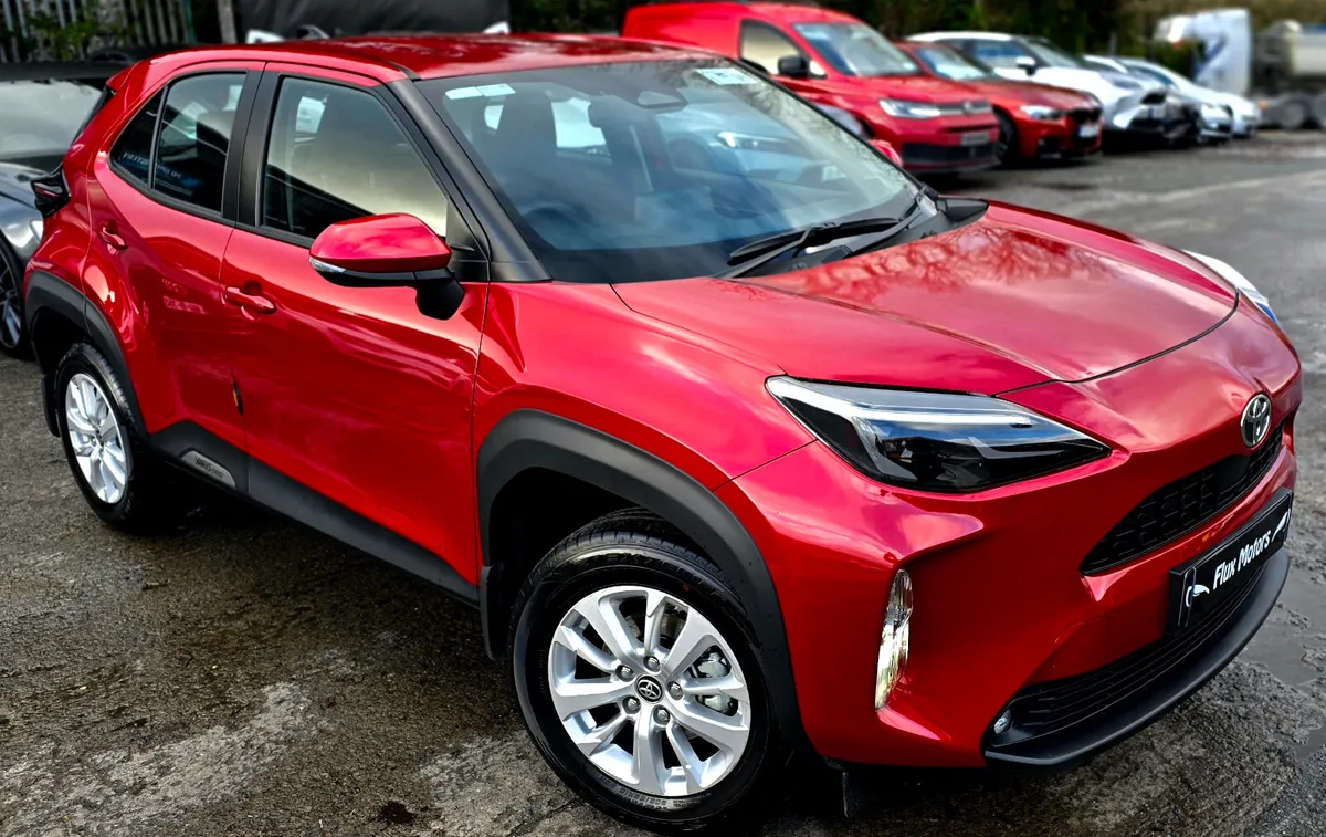 🔥 2025 Toyota Yaris Cross 1.5 Hybrid Luna • Auto - Image 3