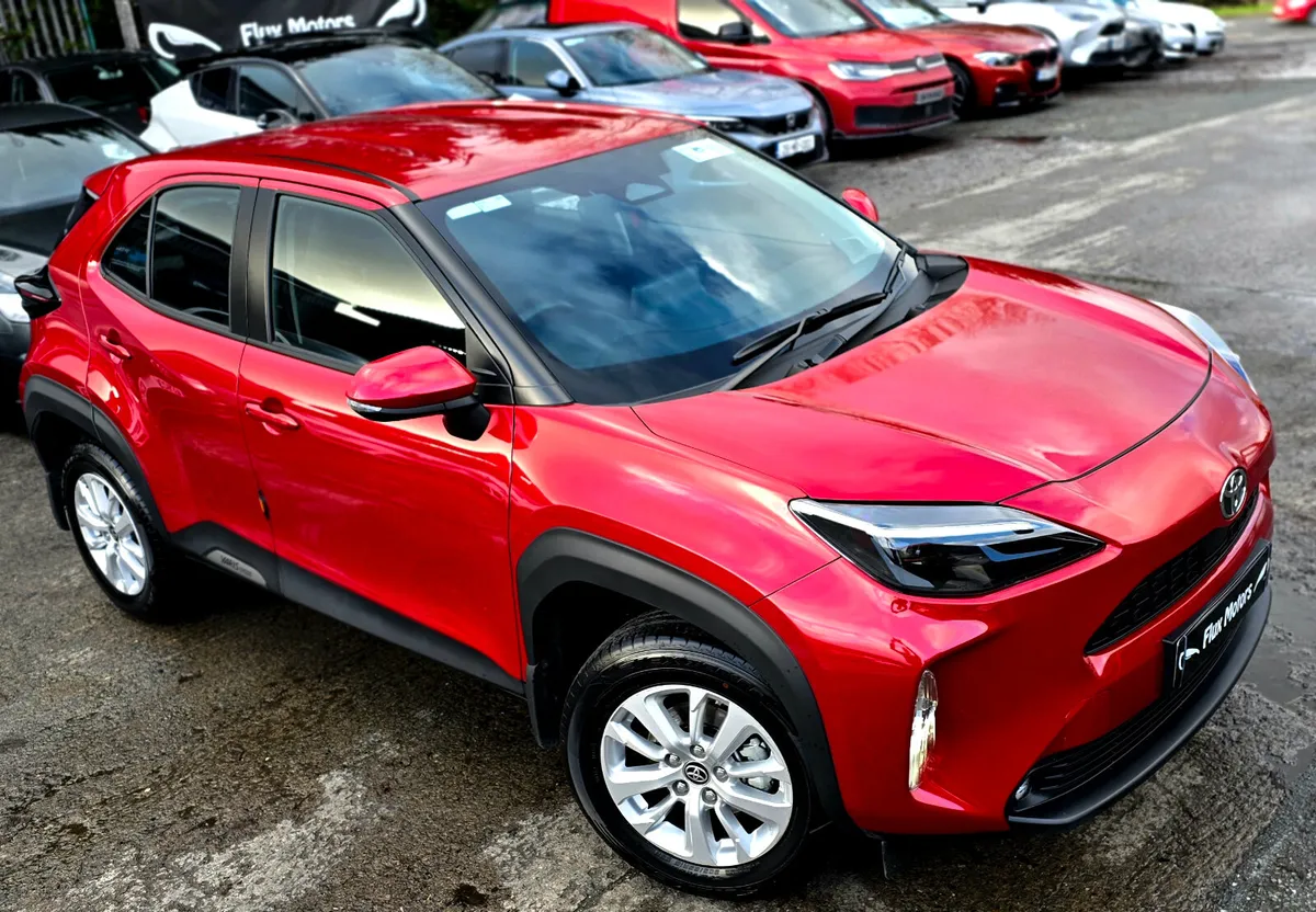 🔥 2025 Toyota Yaris Cross 1.5 Hybrid Luna • Auto - Image 4