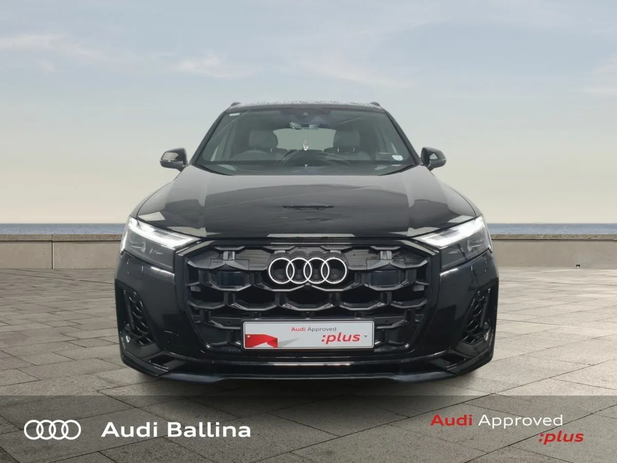 Audi Q7  S-LINE BLK ED 394PS 4WD TFSIe - Image 4