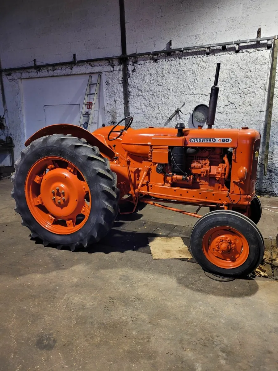 Vintage Tractor - Image 2