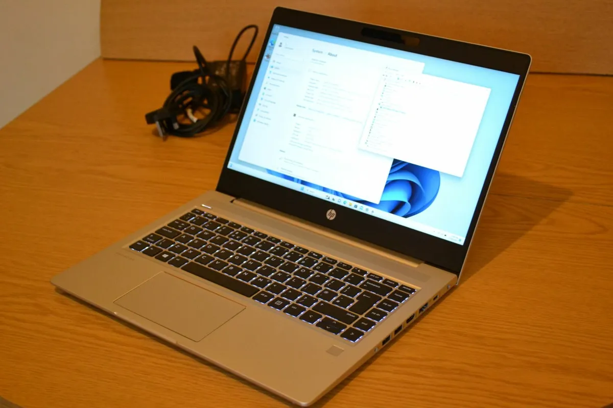 HP Ryzen 5 Win11 16 gb 512 ssd Radeon Vega - Image 1