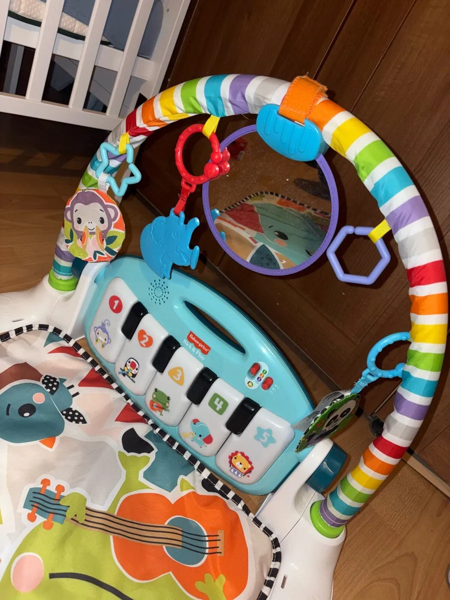Fisher-Price Glow and Grow Kick & Play Piano gym - Image 3