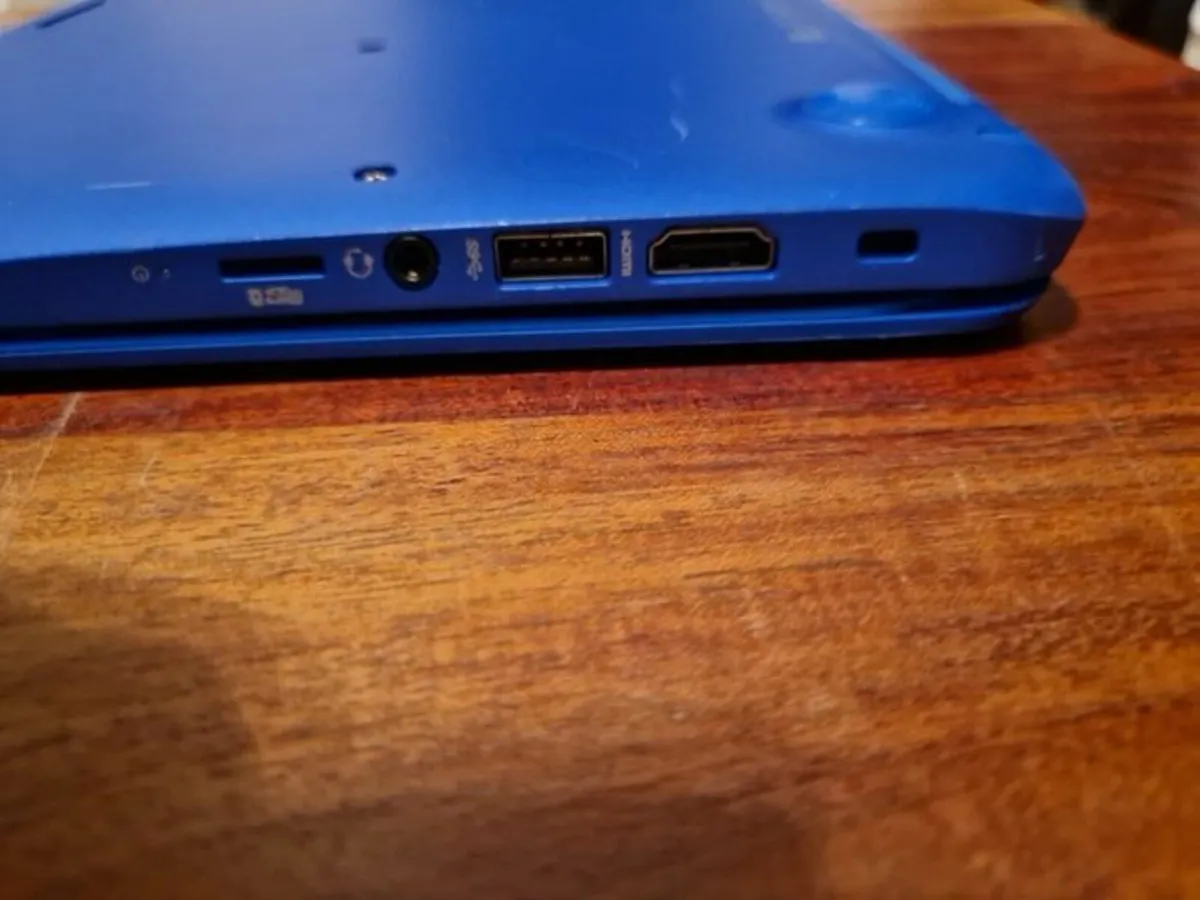 HP Stream Running Ubuntu Linux Excellent Condition - Image 2