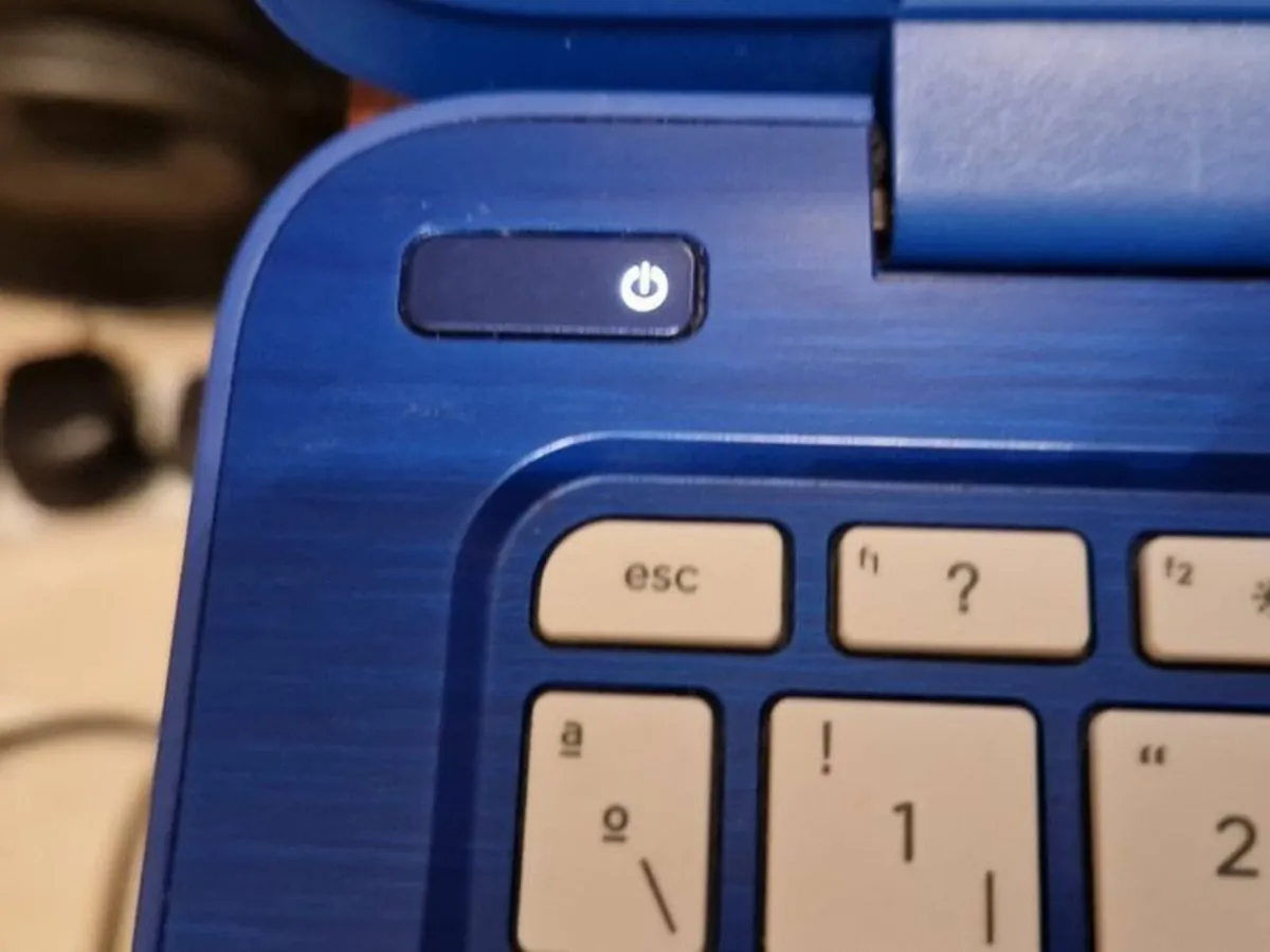 HP Stream Running Ubuntu Linux Excellent Condition - Image 3