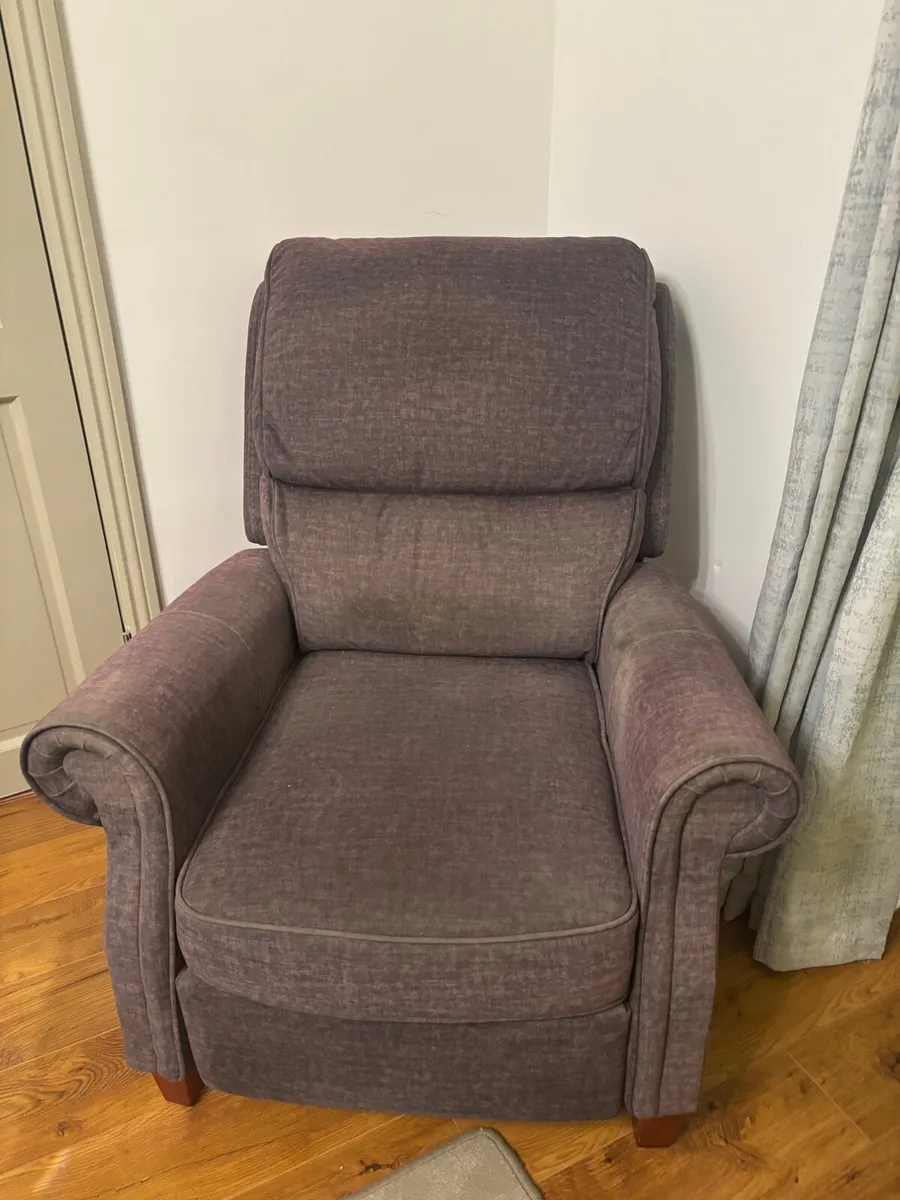 Recliner chair - Image 1
