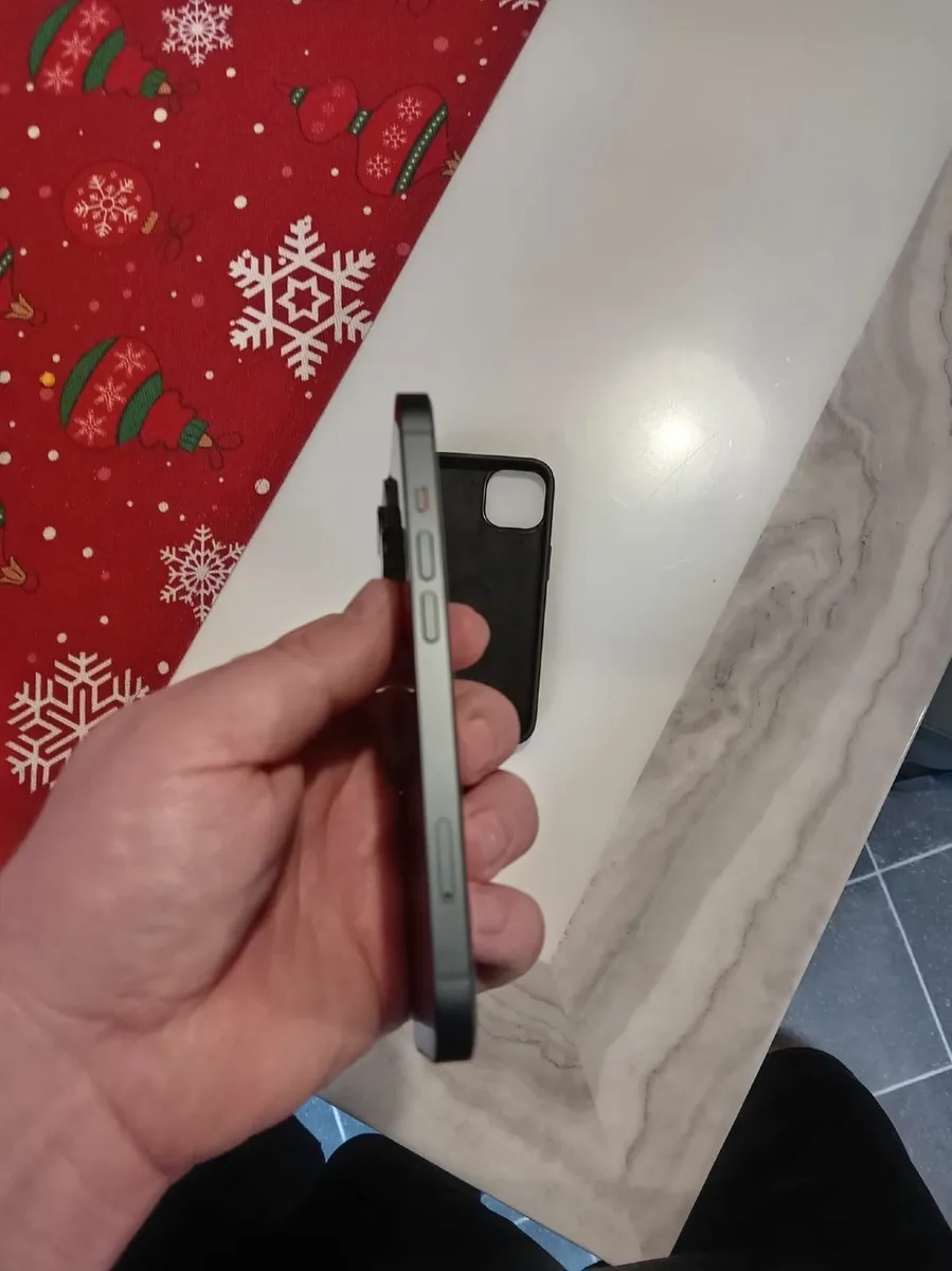 Iphone 14 - Image 4