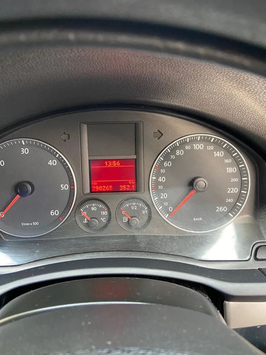 Volkswagen Golf - Image 4