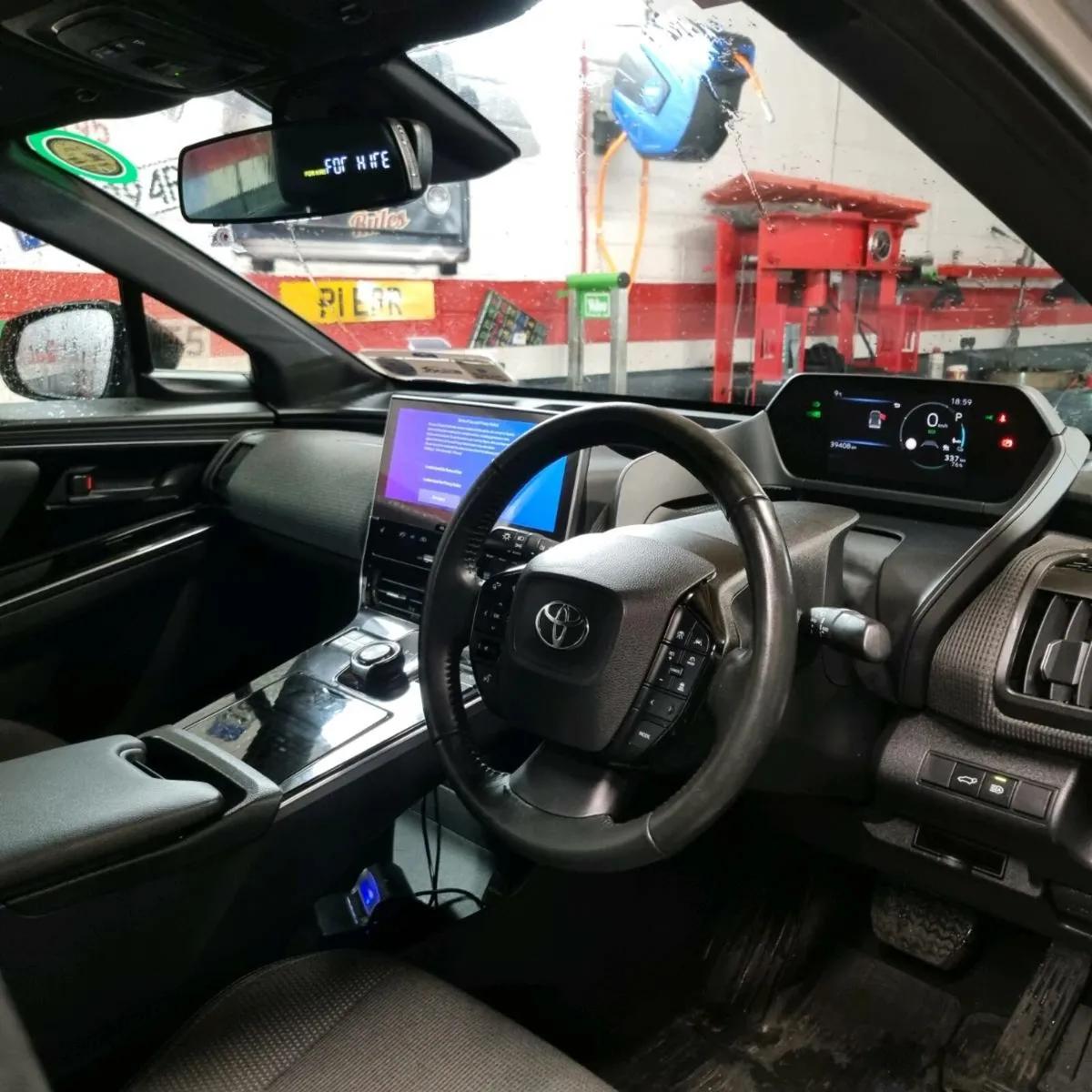 Taxi Toyota bz4x for rent - Image 2