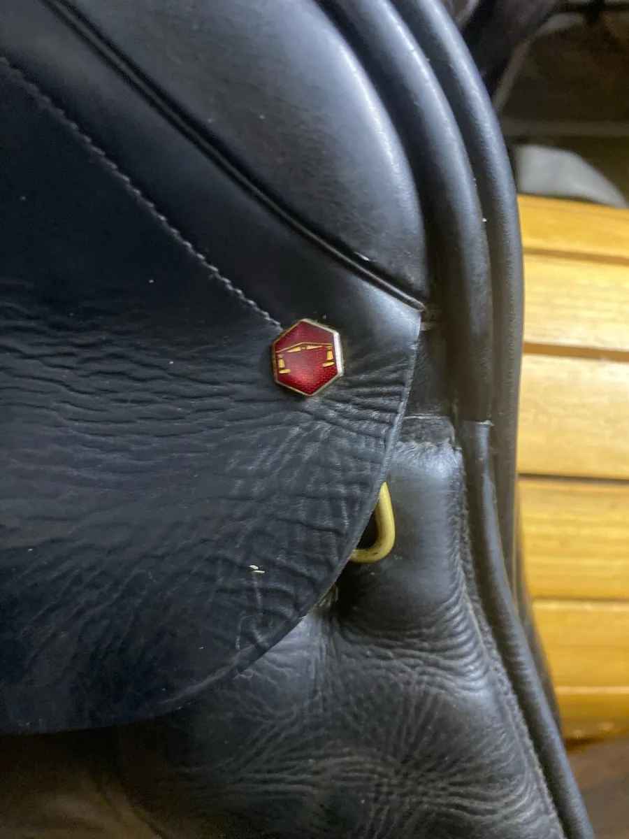 Albion 17.5-18”black leather saddle - Image 2