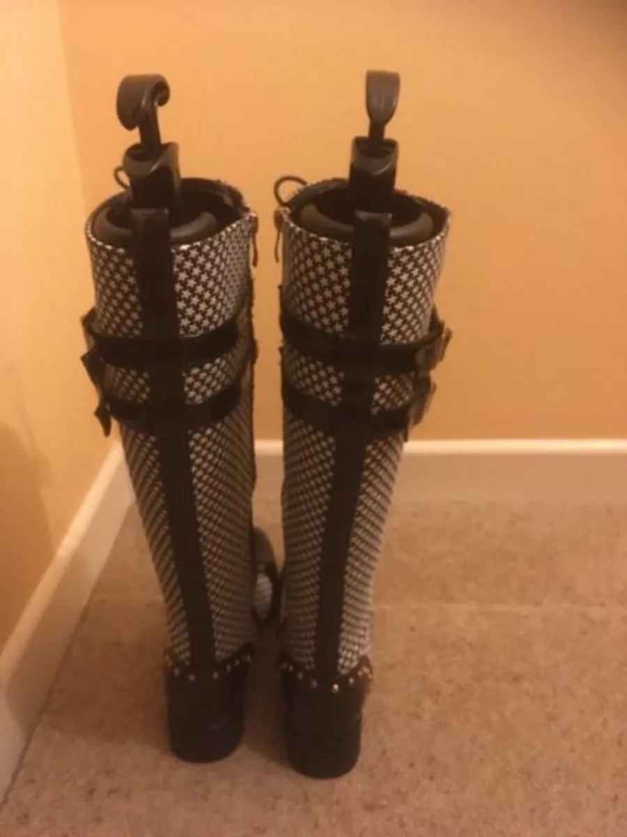 BRAND NEW Black and White Tall Knee Boots, Size 40 - Image 3