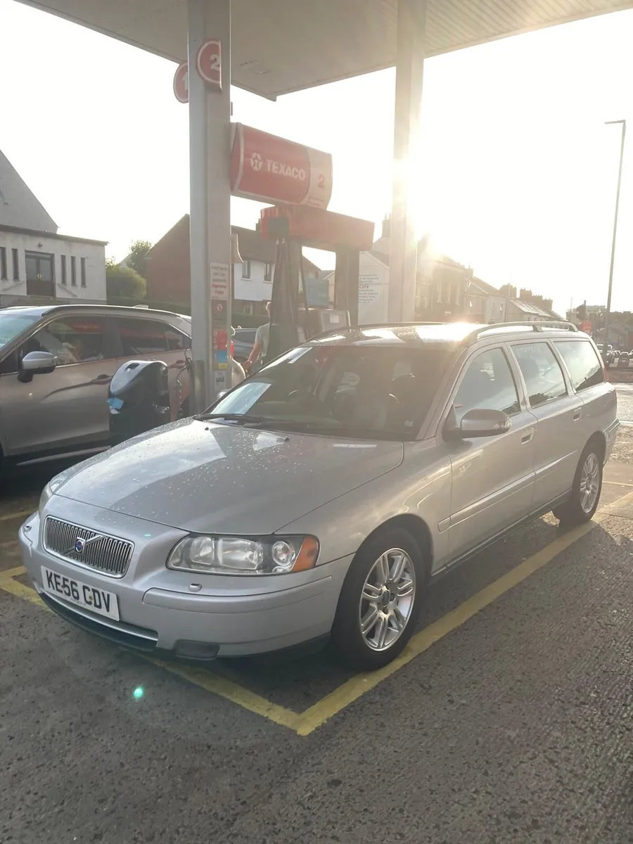 Breaking Volvo v70 s60 xc70 s80 - Image 1