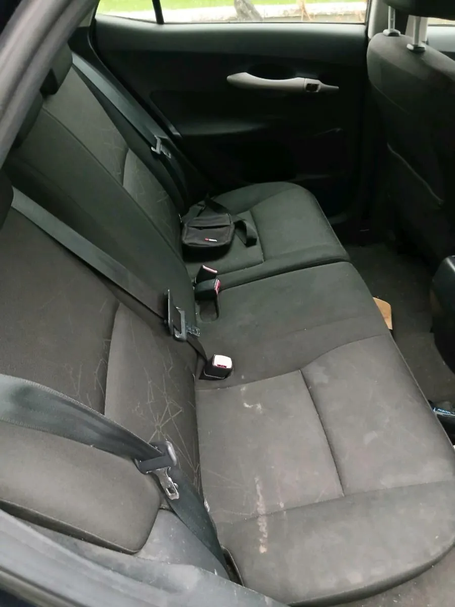 Toyota Auris 07 for parts. - Image 3
