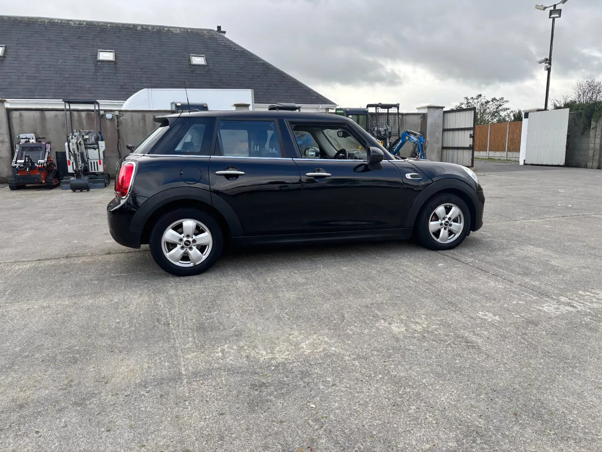 Mini Cooper 2018 - Image 4