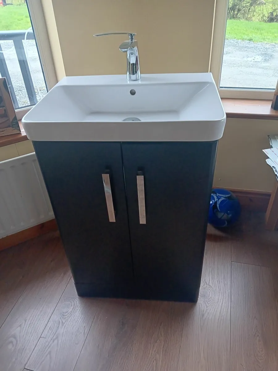 Bathroom Unit - Image 1
