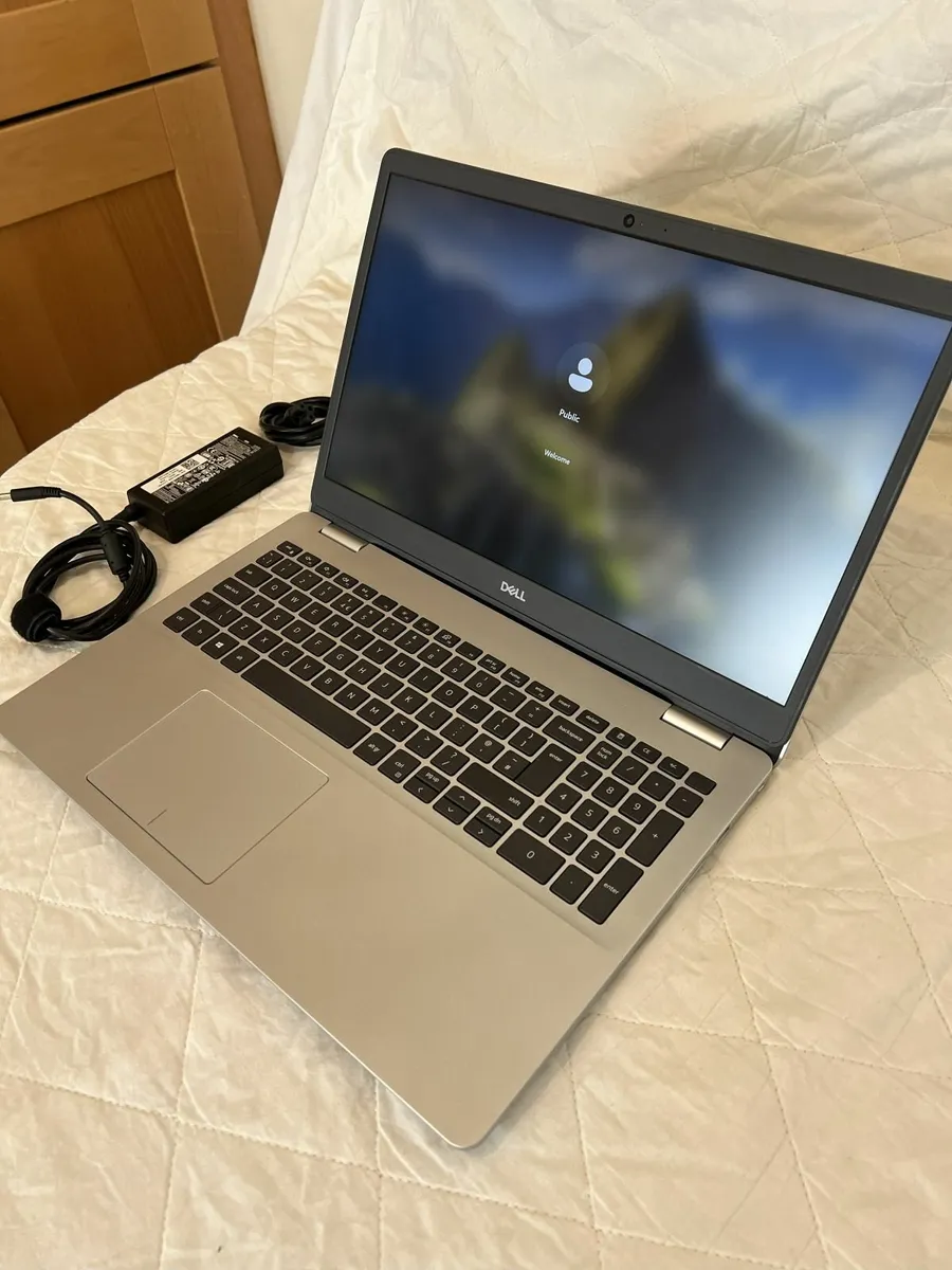 Dell Light Gamer i7  32gb 512 MX230 4GB - Image 1