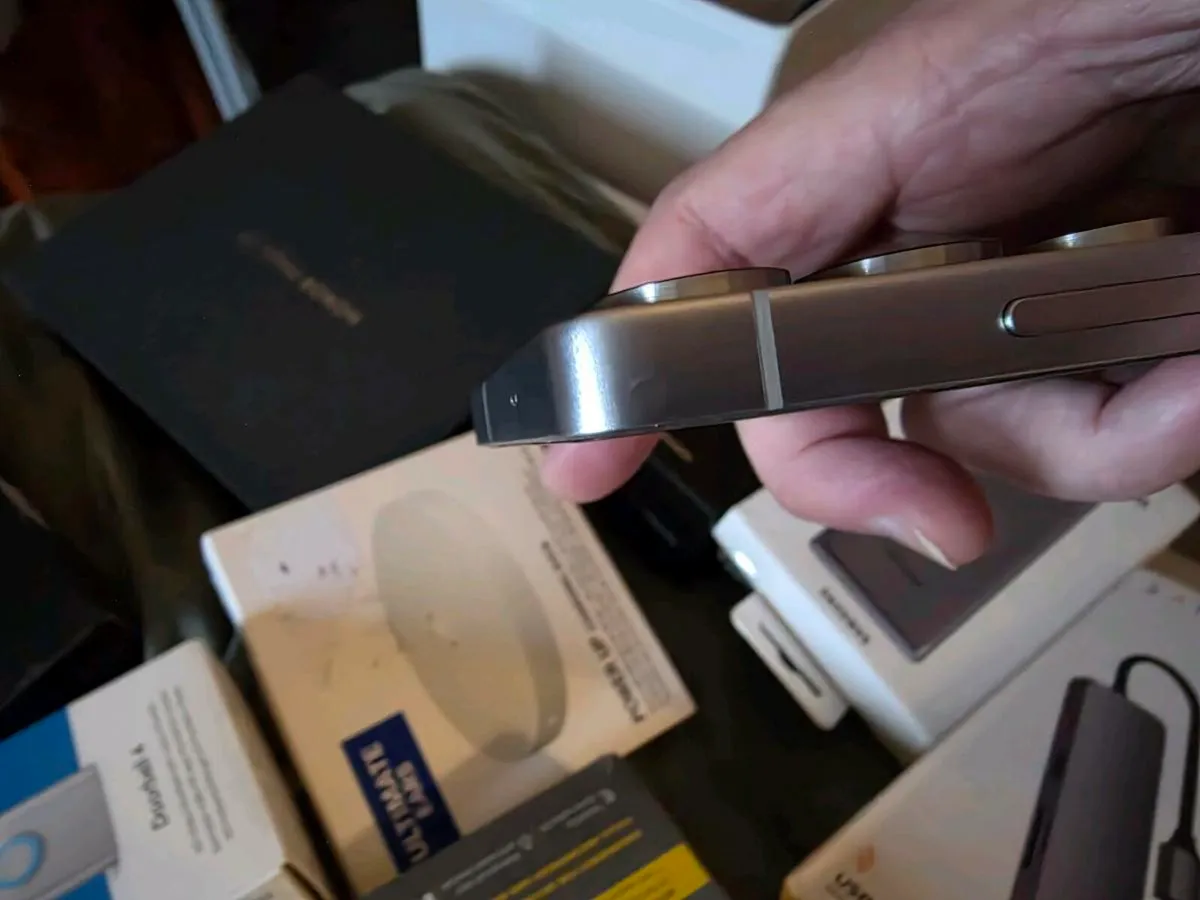 Samsung galaxy s25 ultra 1TB Silver Blue - Image 3