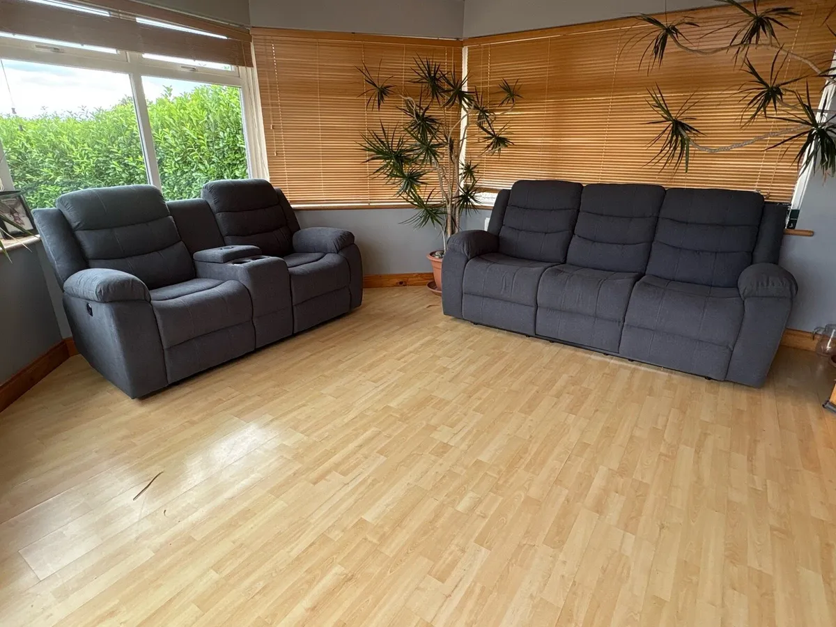 Sofas brand new all recliner