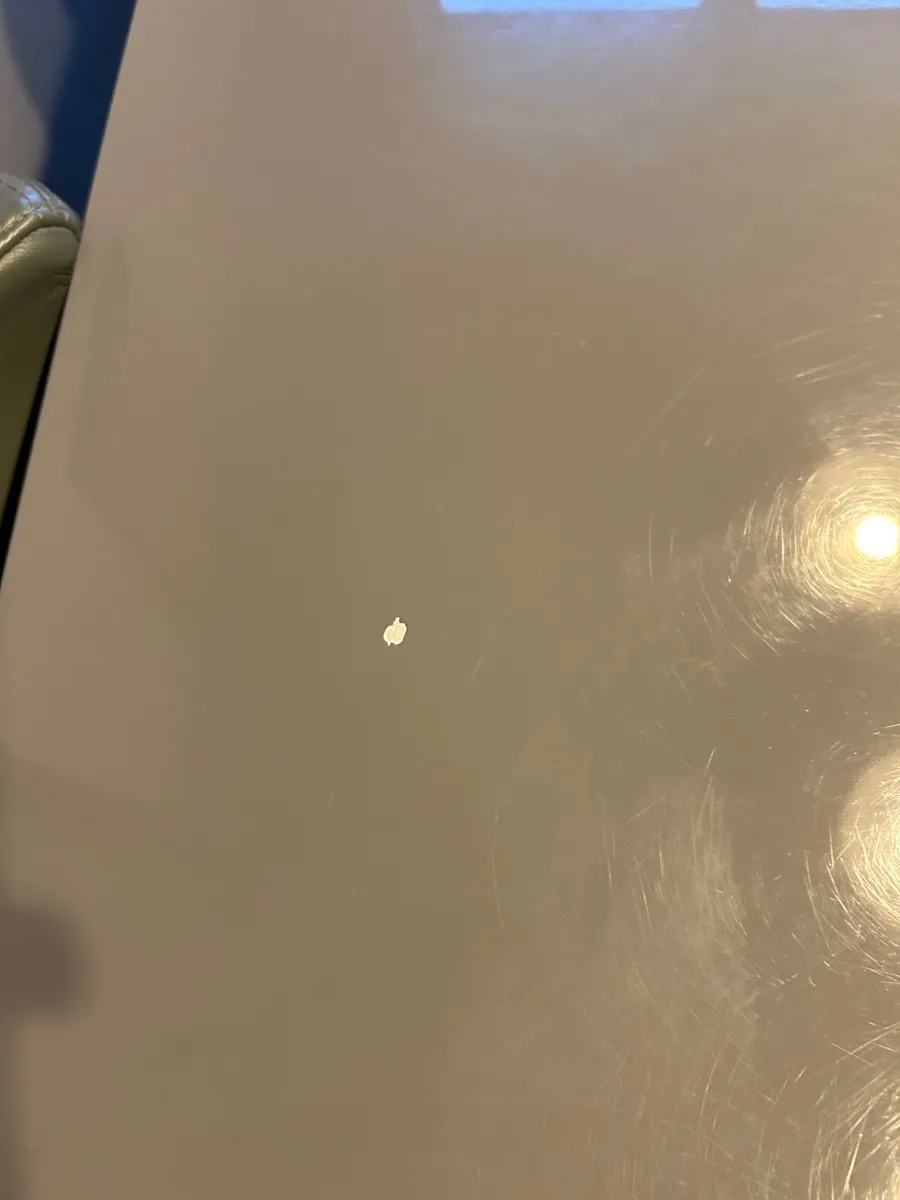 Table & chairs - Image 3