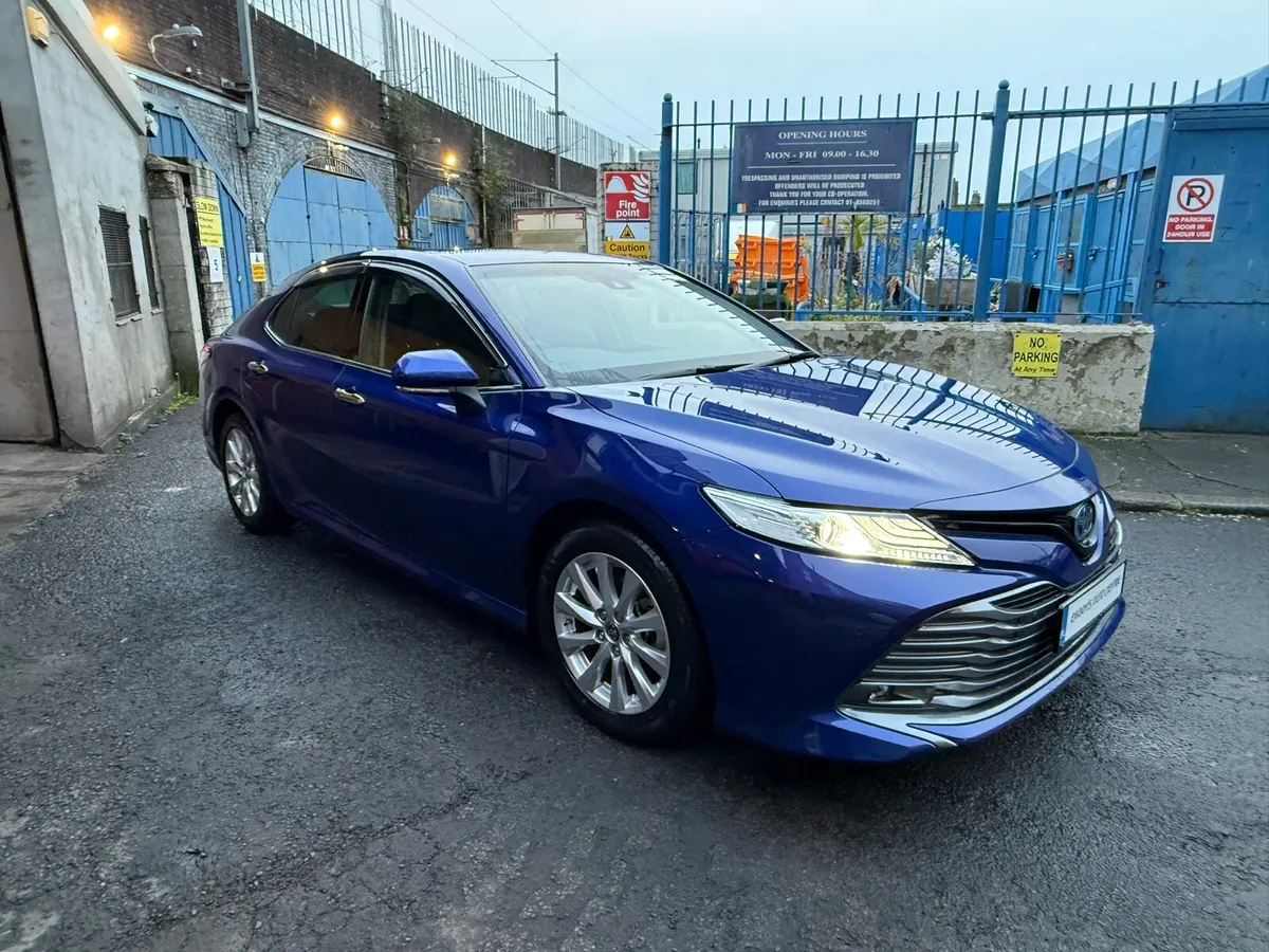 Toyota Camry Very Low Mileage 12800km - Image 4