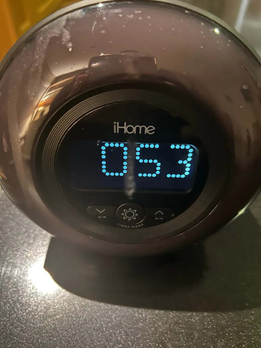 Clock radio - Image 1